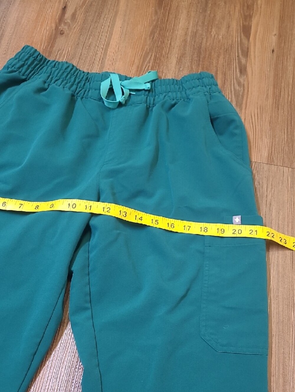 Figs women,s Teal V-Neck Scrub Top and Pants used goodsize L. - Picture 11 of 16